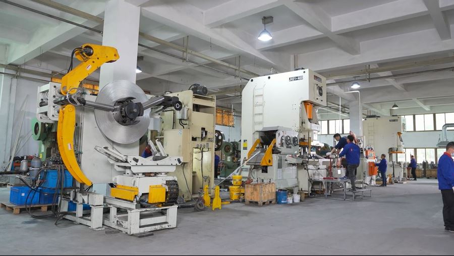 workshop of Solar grounding lugs